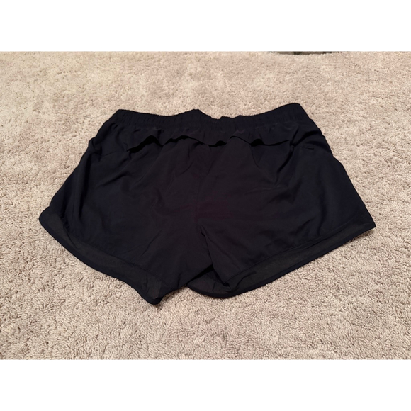 Athleta Mesh Racer 4” Black Shorts Large EUC - Picture 2 of 3